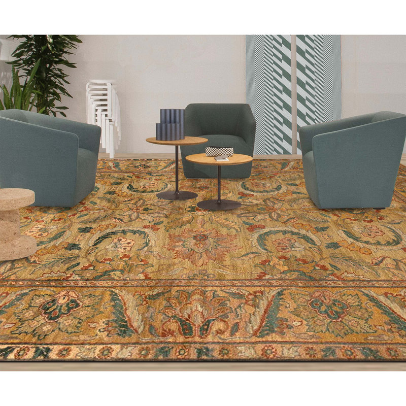 Hand Knotted Wool Oriental Area Rug in Ivory And Gold