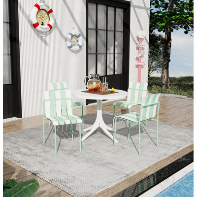 Été - Ensemble de 4 chaises à blocs de couleur modernes et rayées - Siège en PP imperméable et pieds en métal robustes (blanc et vert) avec table ronde blanche moderne intérieure / extérieure en PP de 36 pouces