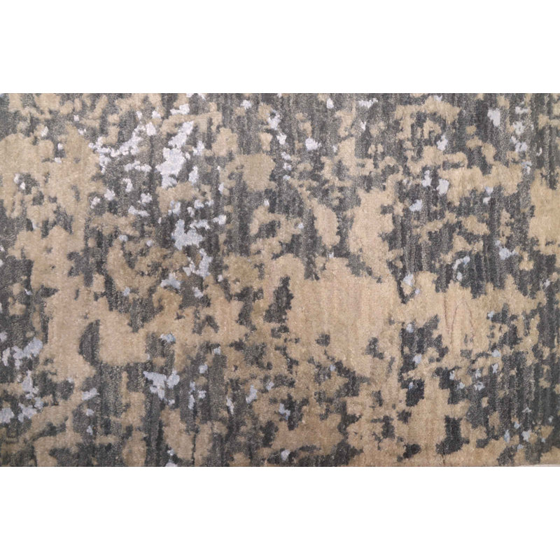 Tapis gris anthracite Legacy 2 pi 6 po x 10 pi 3 po