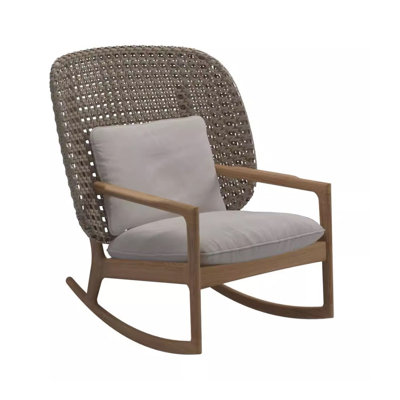 Chaise berçante décontractée en rotin