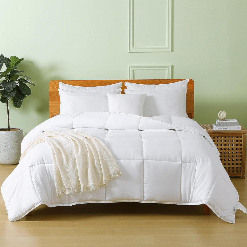 All Season Lightweight Down Alternative Comforter, California King
