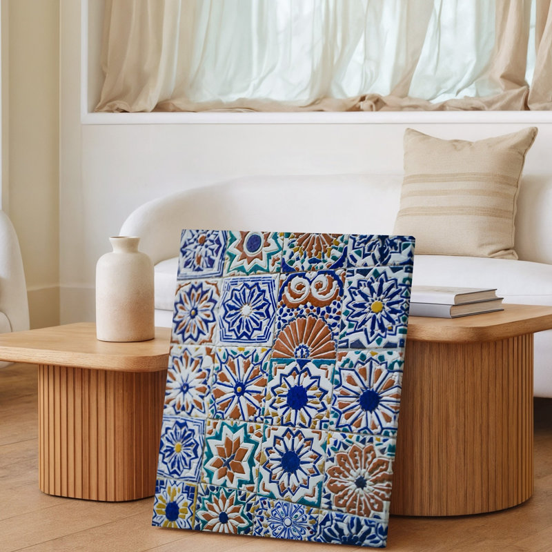 Toile, motif de tuiles marocaines éclatantes et complexes, présentant une variété d'art mural de motifs géométriques et floraux disposés en grille
