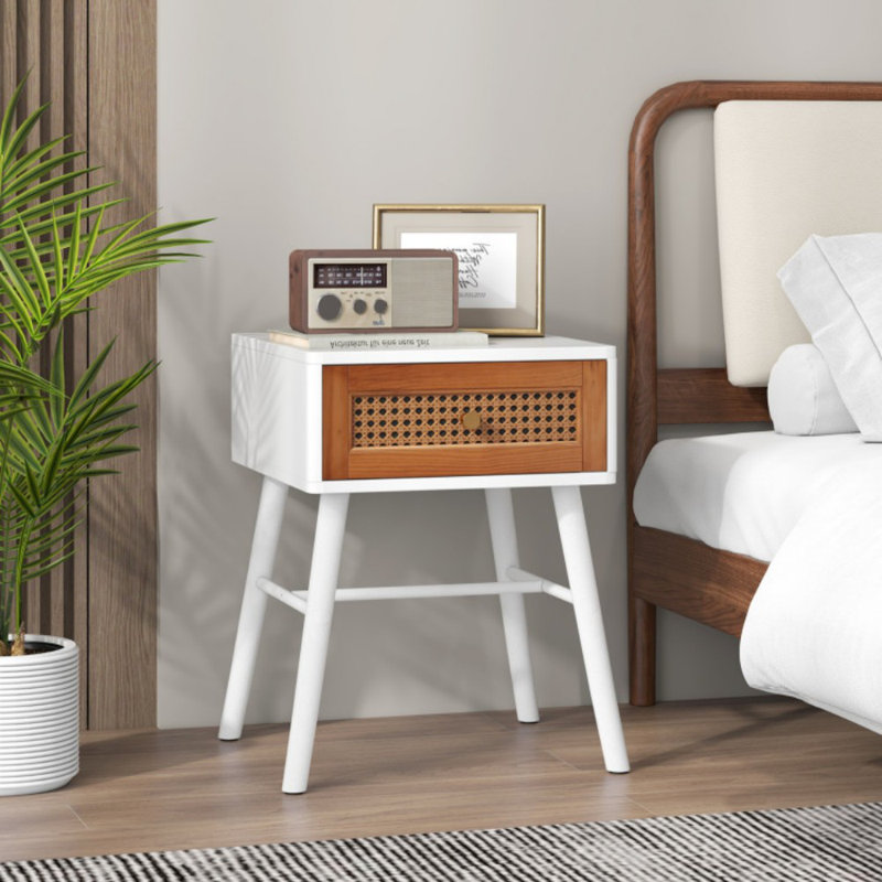 Table de chevet en rotin de style Mid-Century moderne avec tiroir