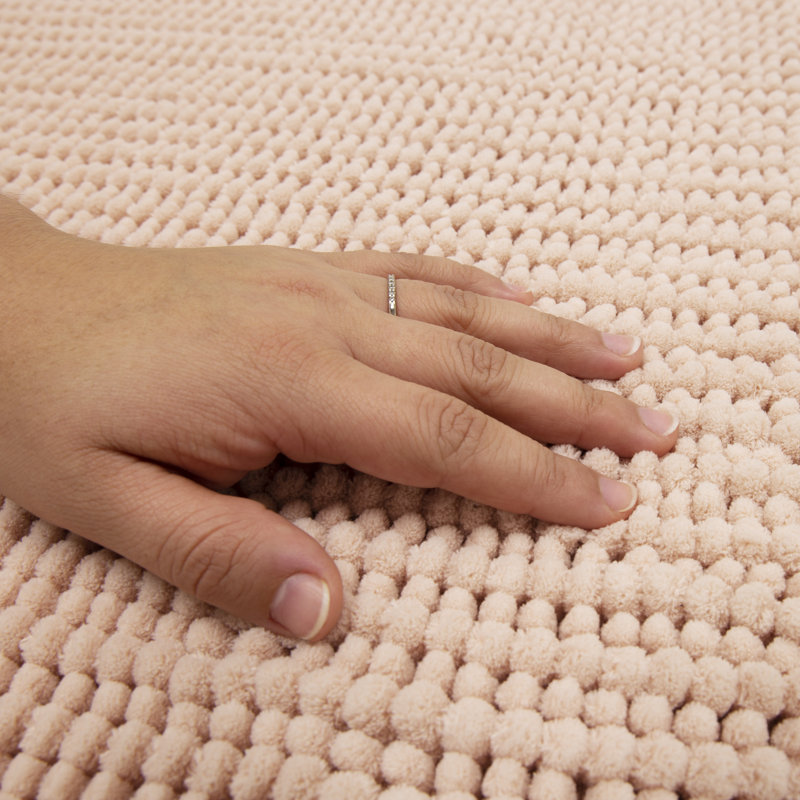 Tapis pour salle de bain Wagnon, L 27 po x L 45 po, Rosé