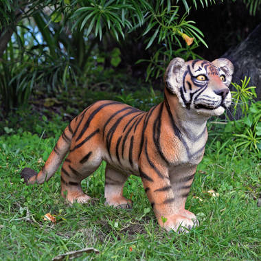 Life-Size Resting Bengal Tigress and Cub Statue - Design Toscano