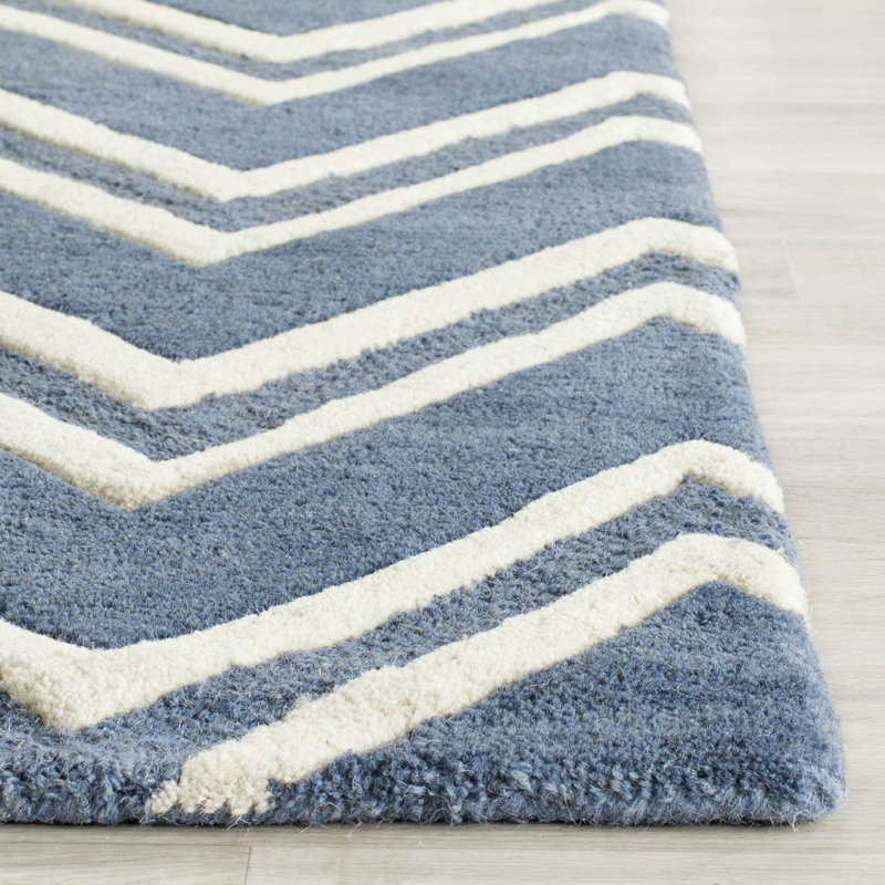 Sanyla Hand Tufted Wool Chevron Rug, Rectangle 2'6" x 4'