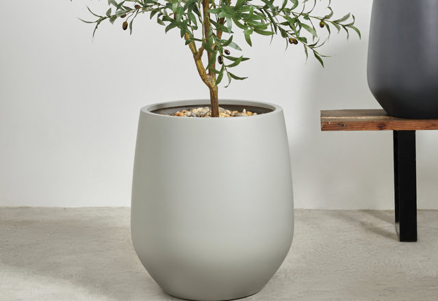 Large-Volume Planters Just for You