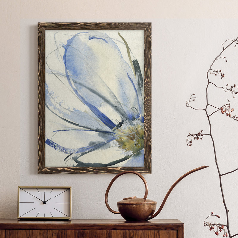 Cobalt & Paynes Petals I, toile encadrée de qualité supérieure - prête à être accrochée, Cadre noyer, L 38 po x H 28 po
