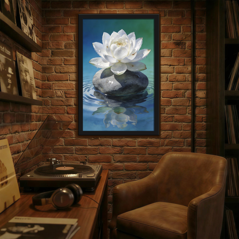 Bain et lessive lotus blanc sur pierre en reflet de l'eau, H 12 po x l 18 po