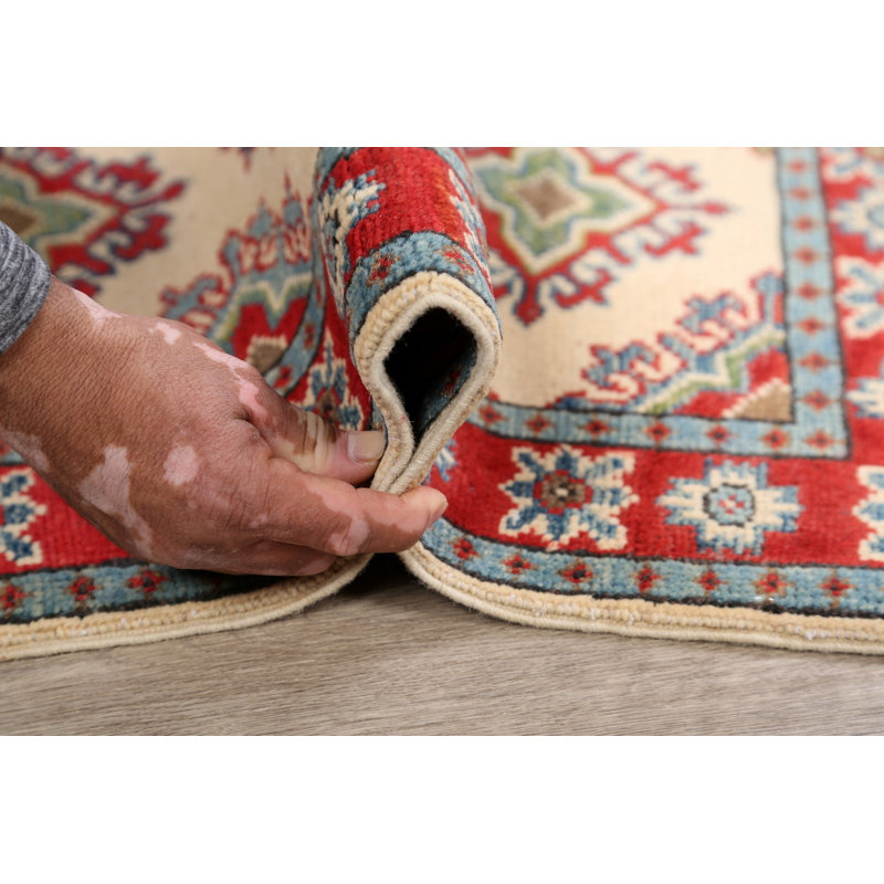Tapis zone en laine beige/rouge 2 pi x 2 pi 11 po one-of-kind noué la kazak Annalynn