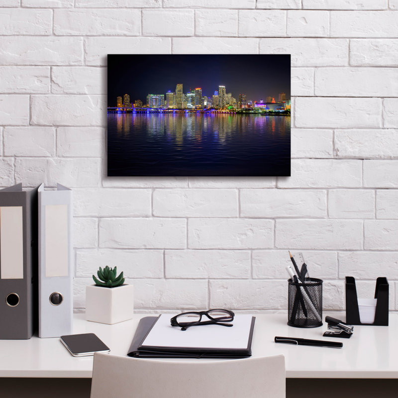 «Miami Skyline» par Rick Berk, art mural sur toile, H 12 po x l 18 po x P 0,75 po