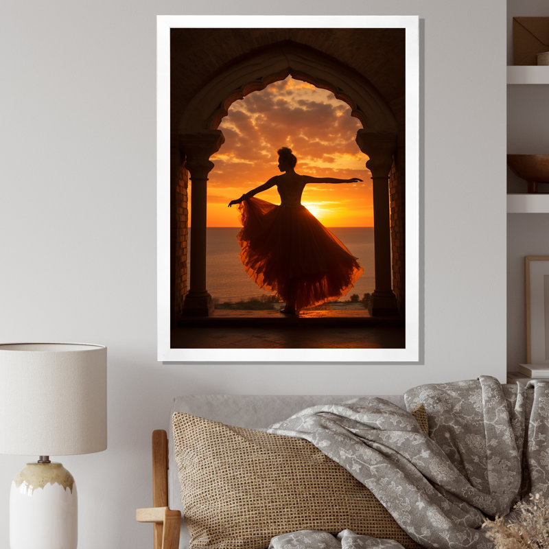 «Elegant Dancing Sunset Silhouette I», reproduction sur toile, H 40 po x l 30 po x P 1,5 po, Cadre simple blanc