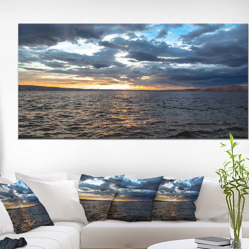 Magnifique paysage marin sous un ciel nuageux - reproduction de photo sur toile tendue, H 12 po x l 20 po