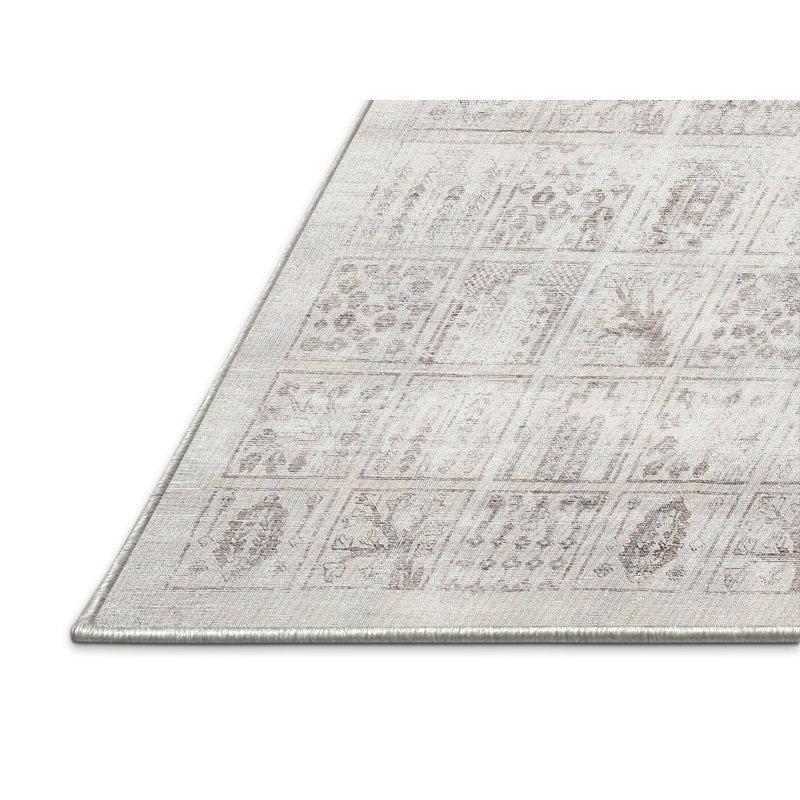 Gallaudet Oriental Indoor Rug, Rectangle 5' x 7'