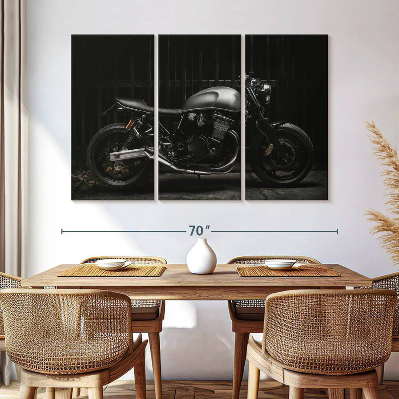 Moto noire Mehar, H 42 po x l 65 po