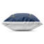Coussin d'extérieur détaillé imprimé crabe bleu aquatique par Elizabeth Medley