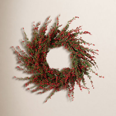 Artificial 27" Cedar And Berry Wreath