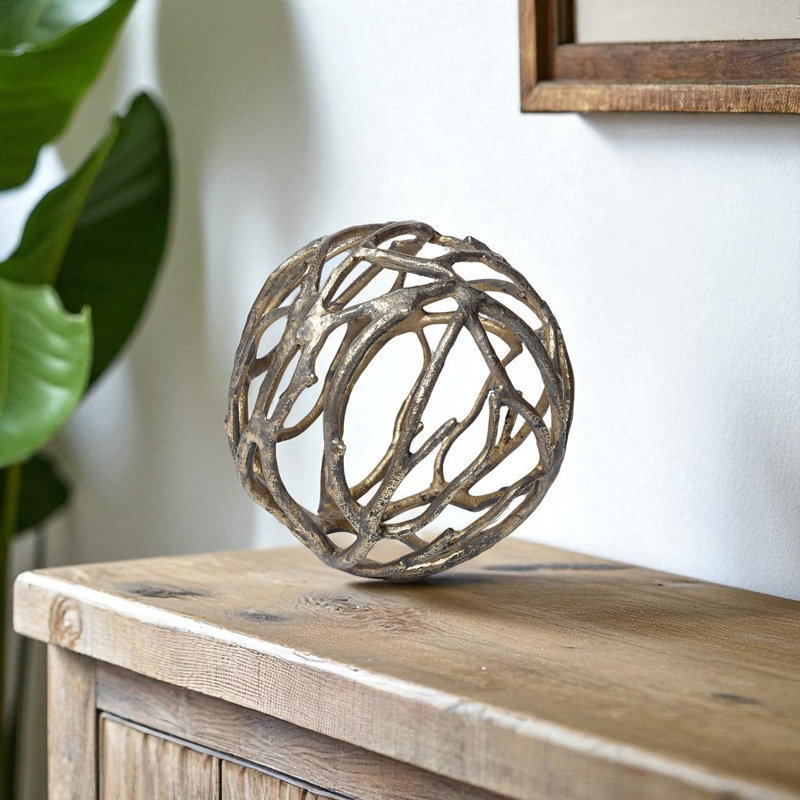 Sculpture de table en or 7 po, Doré, H 7 po x l 7 po x P 7 po