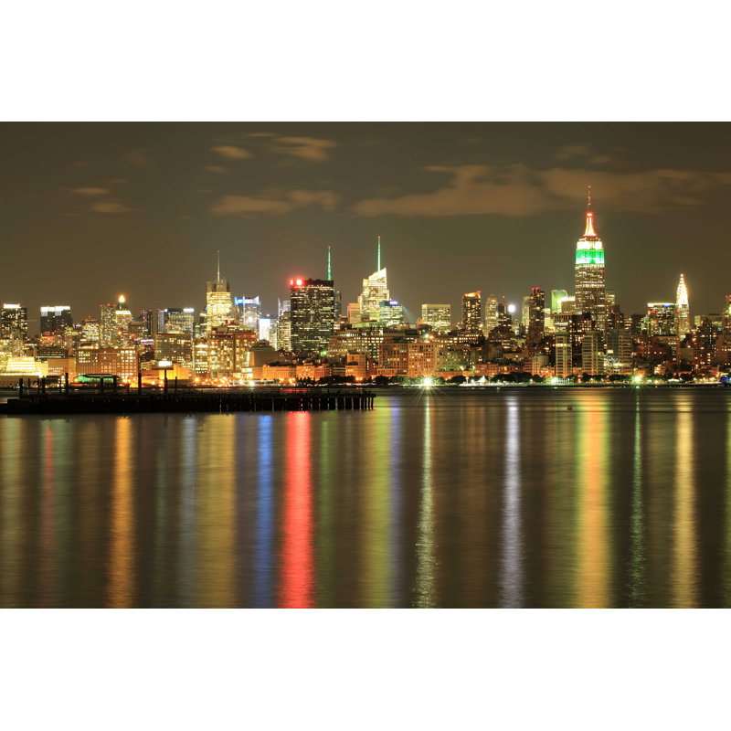 «Nyc Skyline at Night» par Nikhillimaye - photographie sur toile tendue, H 12 po x l 18 po