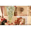 ? Décoration de Noël? Arbre de Noël à l'envers de 6 pi avec flocage blanc, 360 lumières DEL chaudes et 8 décorations en forme d'étoile dorée