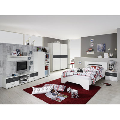 Ewert Bedroom Set