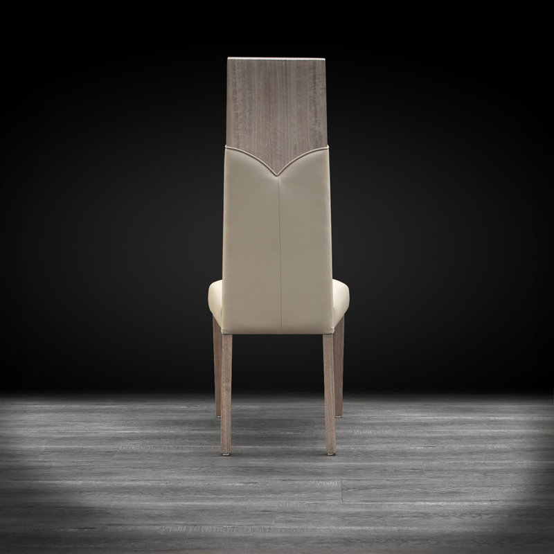 Chaise d'appoint en taupe
