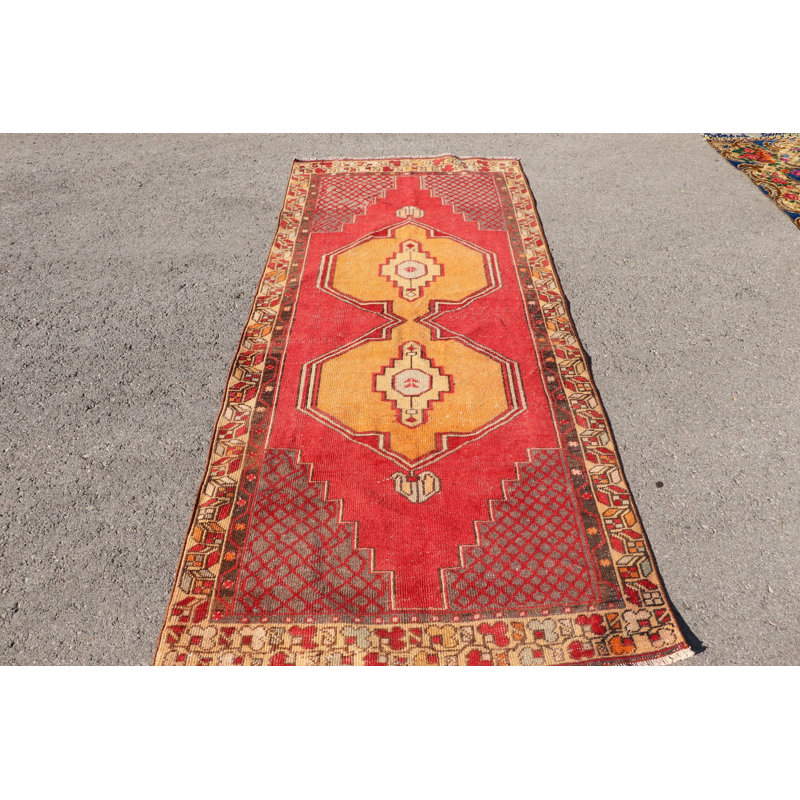 Tapis turc authentique authentique tissé à la main avec des techniques artisanales traditionnelles et des teintes riches dans un mélange de laine luxueux pour une touche d'élégance à tout espace intérieur