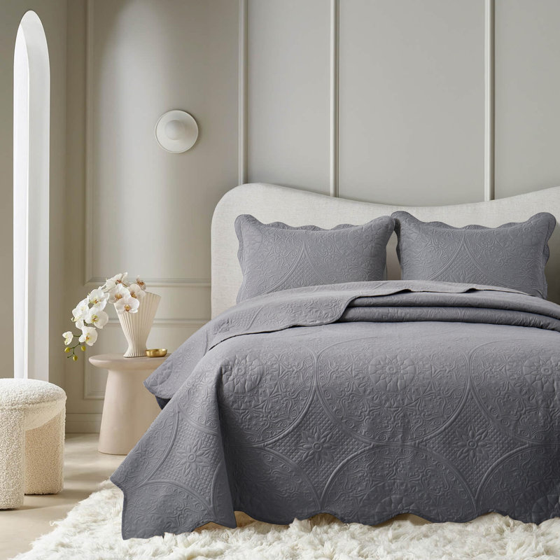 Ensemble de couvre-lit embossé à motif floral élégant avec taies décoratives - literie légère matelassée, lavable à la machine