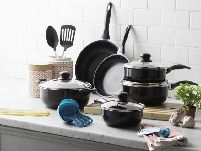 Nonstick vs. Stainless Steel Cookware