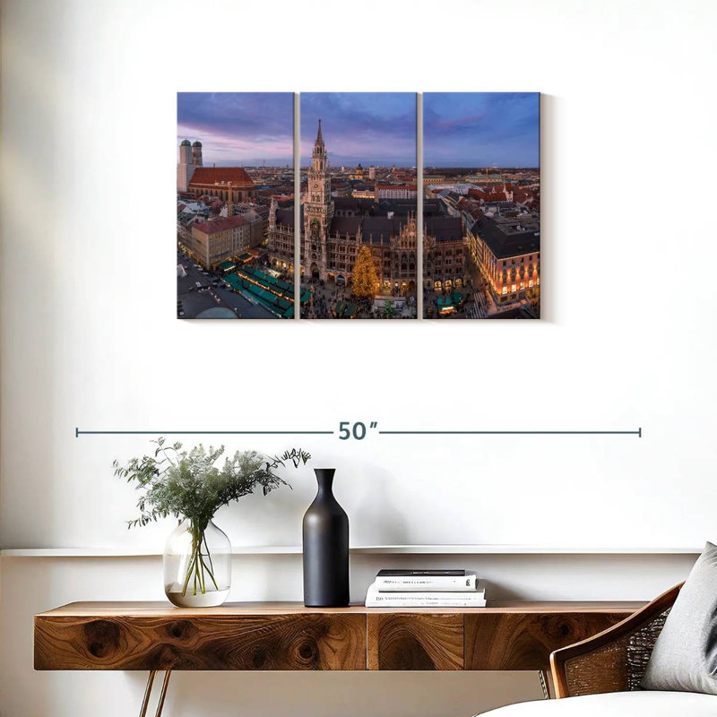 Rorry Munich City Center, 20" H x 33" W
