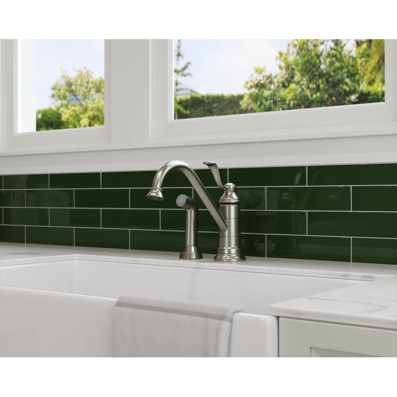 Robinet de cuisine à poignée simple Portland avec douchette latérale Portland, Acier Inoxydable