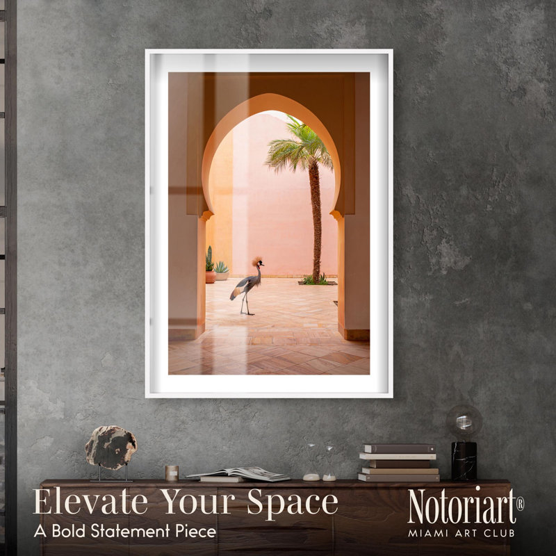 «Crowned Grace Shadowbox Print Coastal Art Prints» par Notoriart, cadre blanc, 37 x 55, H 55 po x l 37 po, Blanc