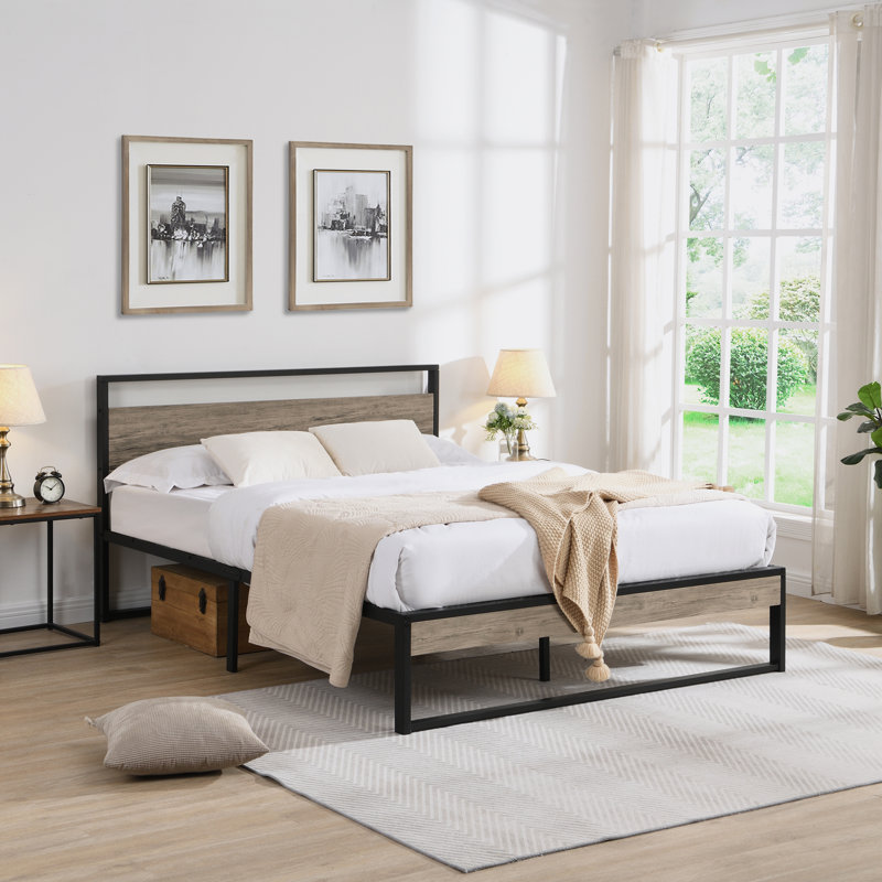Grand lit plateforme en métal Orleana, Grand