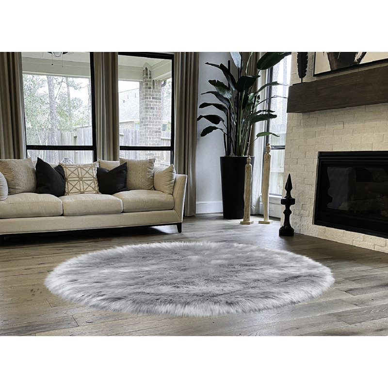 Mar Vista Faux Sheepskin Indoor Rug, Round 4'6" x 4'6"