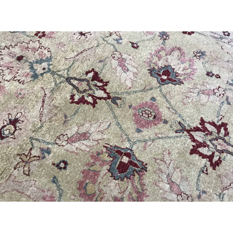 Hand-Knotted High-Quality Beige Area Rug