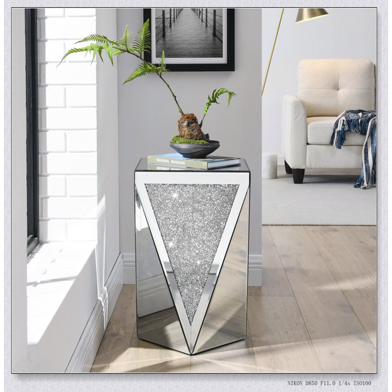 Table d'appoint inversée à miroir triangulaire avec incrustation de diamant en cristal, idéale pour les petits espaces et les décorations élégantes