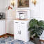 Armoire de cuisine en bois avec garde-manger blanc