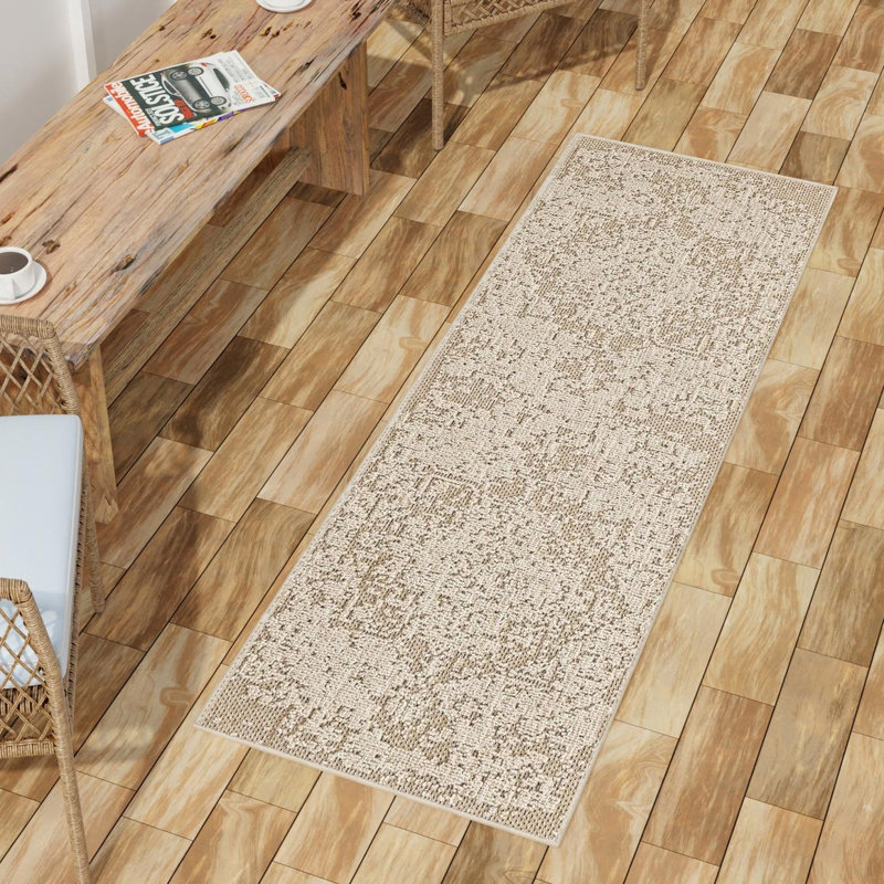 Indoor/Outdoor Traditional Area Rug, Runner 2'7" x 12'