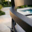 Chaises de patio à bascule pivotantes à 360 ° Modern (ensemble de 2) - Structure en aluminium antirouille, dossier ergonomique à haut dossier, coussins Sunbrella® toutes saisons - noir Ember