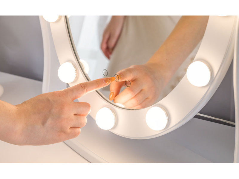 Flat Wall Mirror, 23.3" x 18.9"