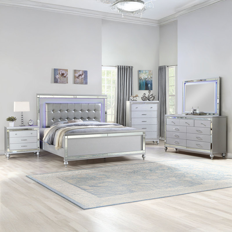 Denard Upholstered Standard 4 Piece Bedroom Set, Silver, Queen, 4 Pcs: Bed, Nightstand, Dresser, Mirror