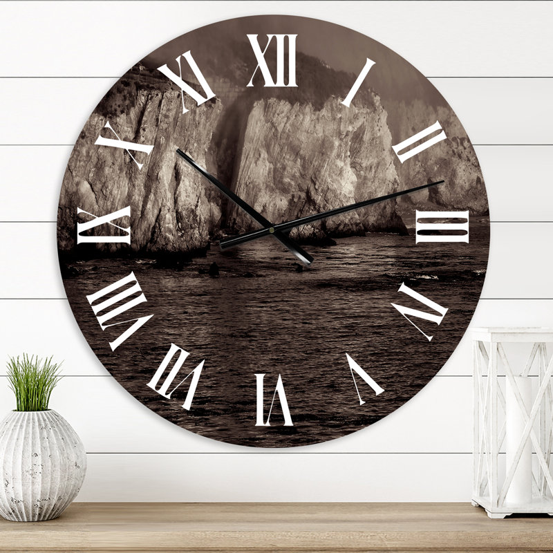 Gold Cliff In The Fog - horloge murale moderne, Moyenne