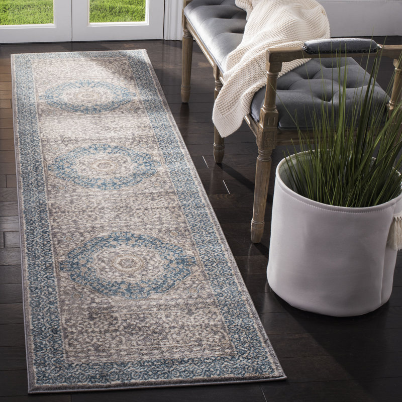 Tapis performance oriental Sofia Weigle, Runner 2'2" x 18'