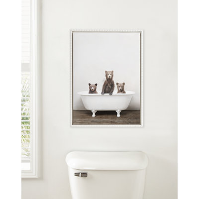 «Three Little Bears in Vintage Bathaign» par Amy Peterson, reproduction d'art sur toile encadrée