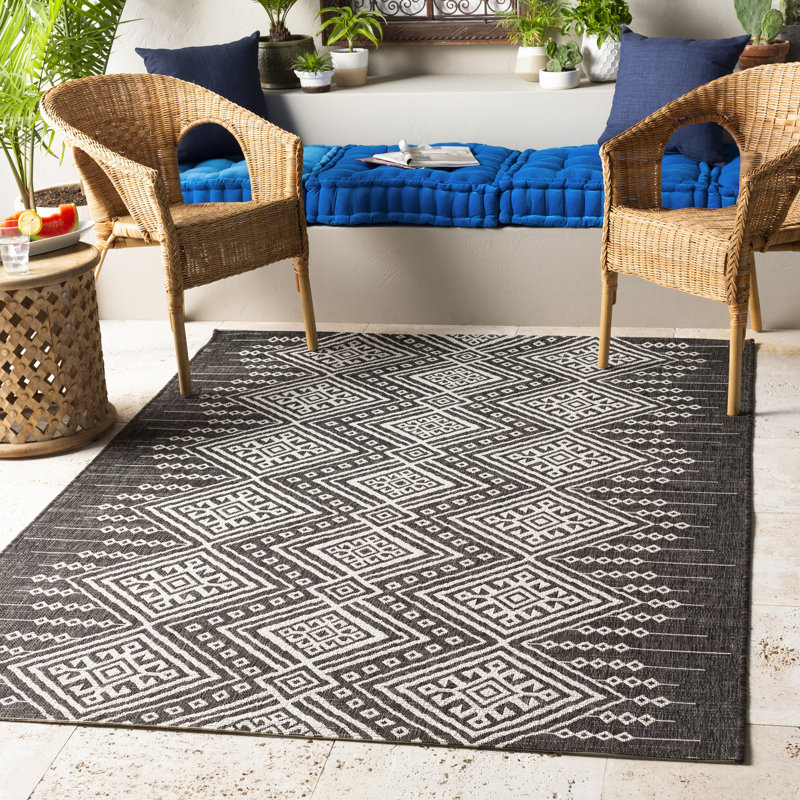 Hongming Geometric Indoor / Outdoor Rug, Rectangle 7'10" x 10'2"