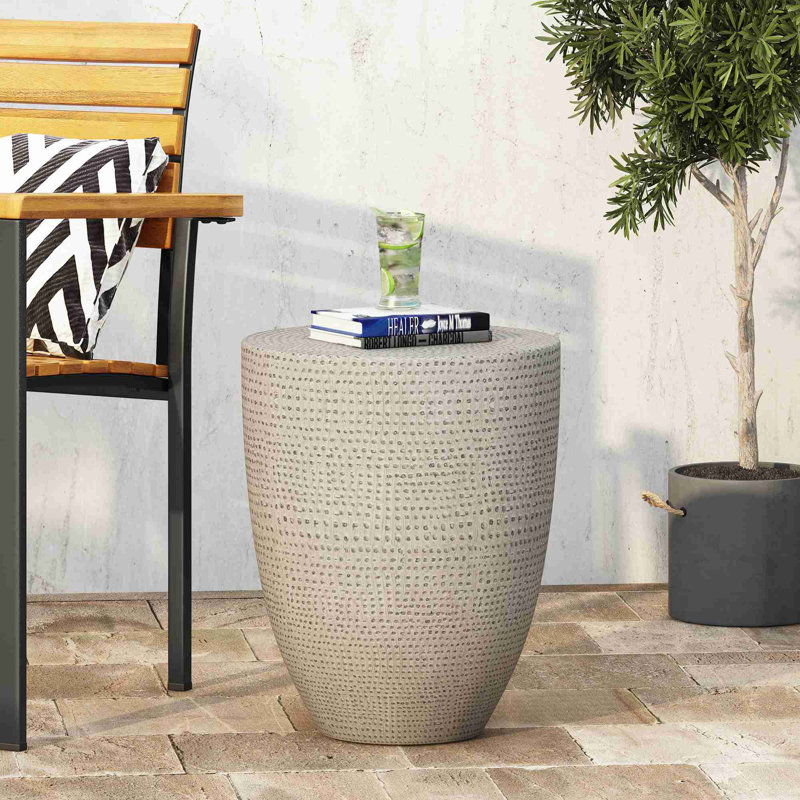 Table d'appoint d'extérieur en béton léger