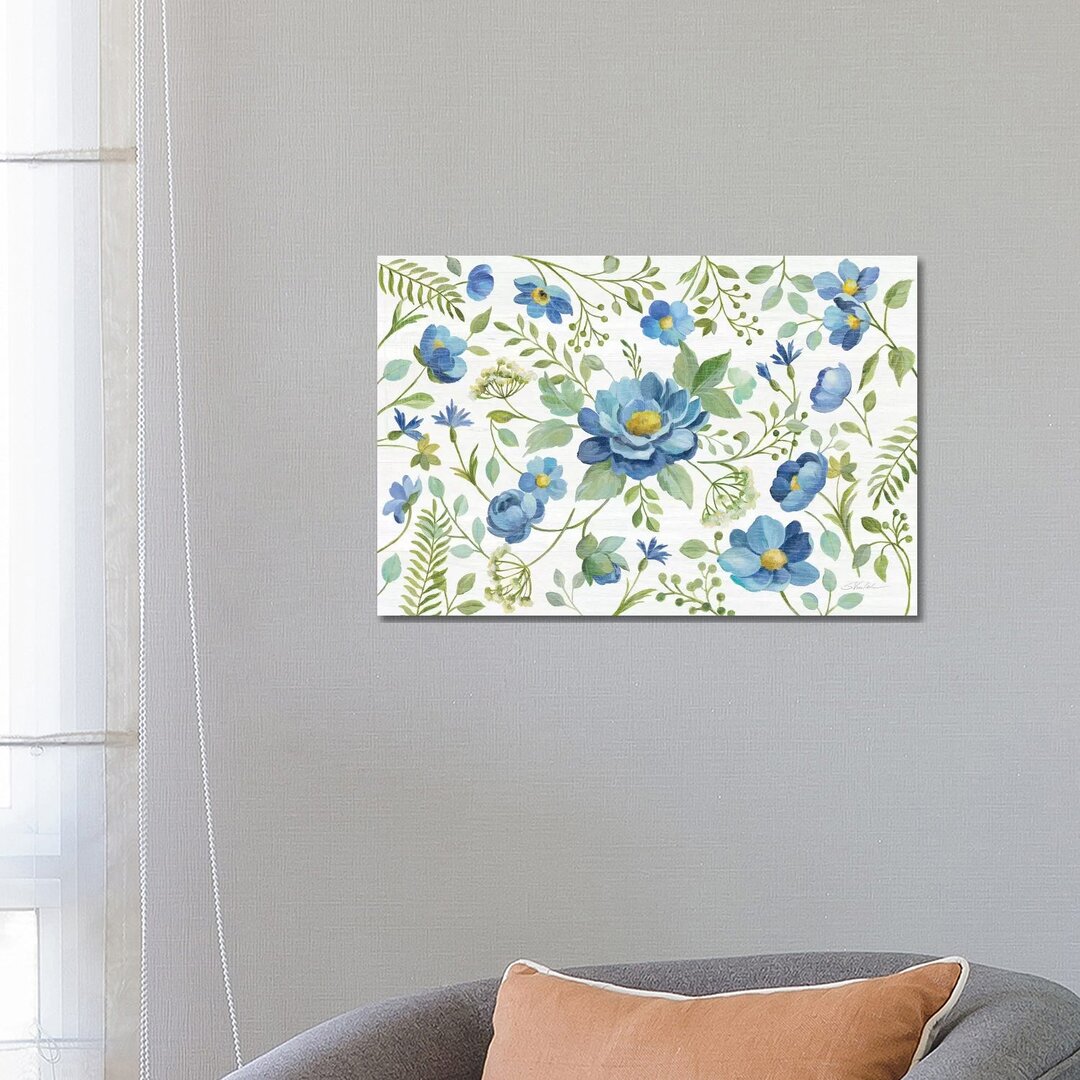 Botanical Blue I von Silvia Vassileva - Galerie-verpackte Leinwand Giclée