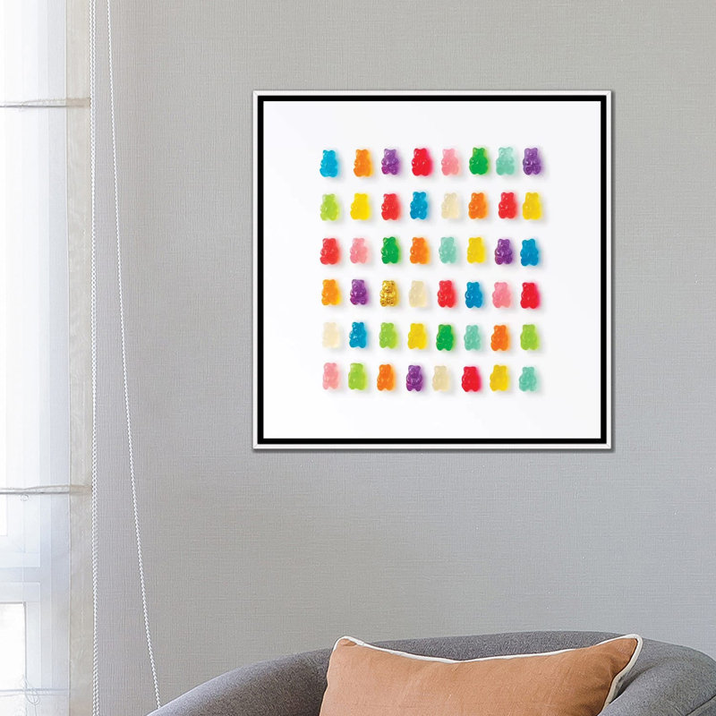 Reproduction de photo « Rainbow Bears » par Erin Summer, Pas de tapis, H 26 po x l 26 po x P 1,5 po, Toile blanche encadrée