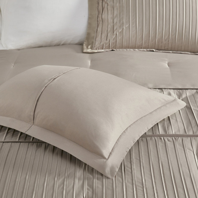 Édredon 7 pièces charmeuse taupe, Édredon de très grande taille et 6 pièces suppl