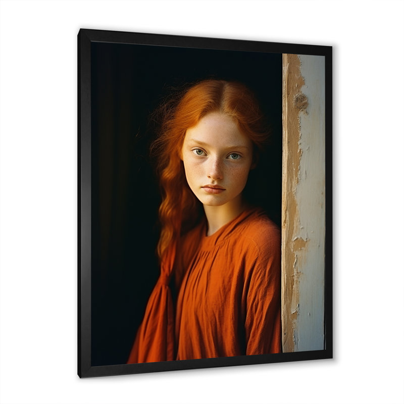 «Woman Portrait Tangerine Tales» sur toile, Cadre simple noir, H 32 po x l 24 po x P 1 po